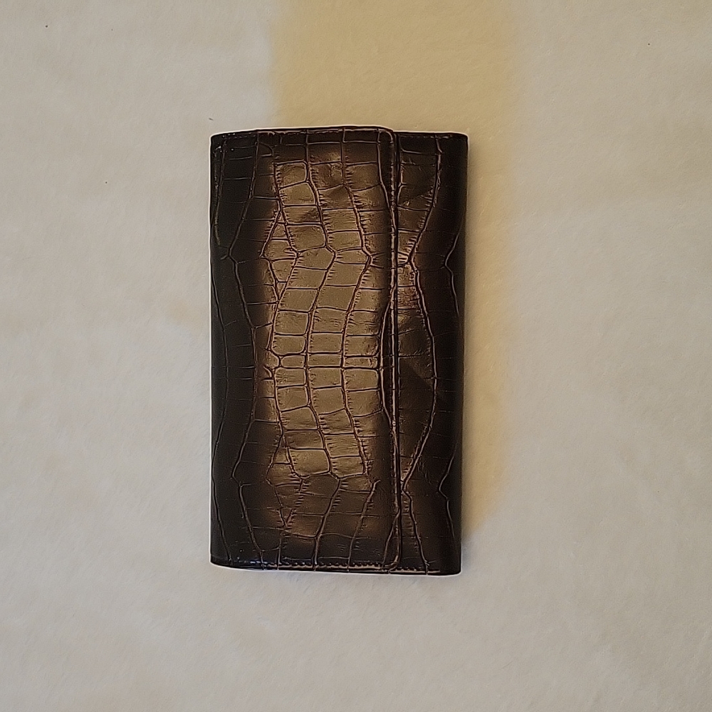 Hato Hasi brand alligator faux leather clutch wallet